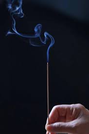 Low-smoke Chinese incense burning quietly — Shyang Studio workshop close-up showing controlled ember and minimal smoke